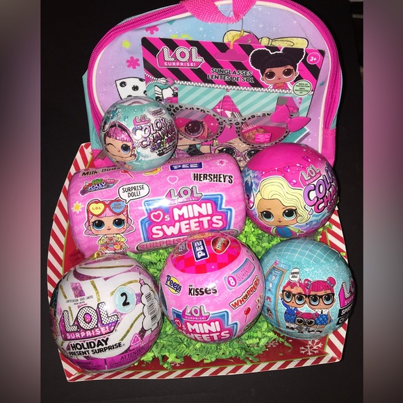 Lol Surprise Christmas Holiday Gift Basket - Picture 2 of 9
